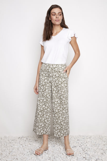 Wide-leg cropped pants by Up! in a soft viscose blend, with the hem sitting at mid-calf