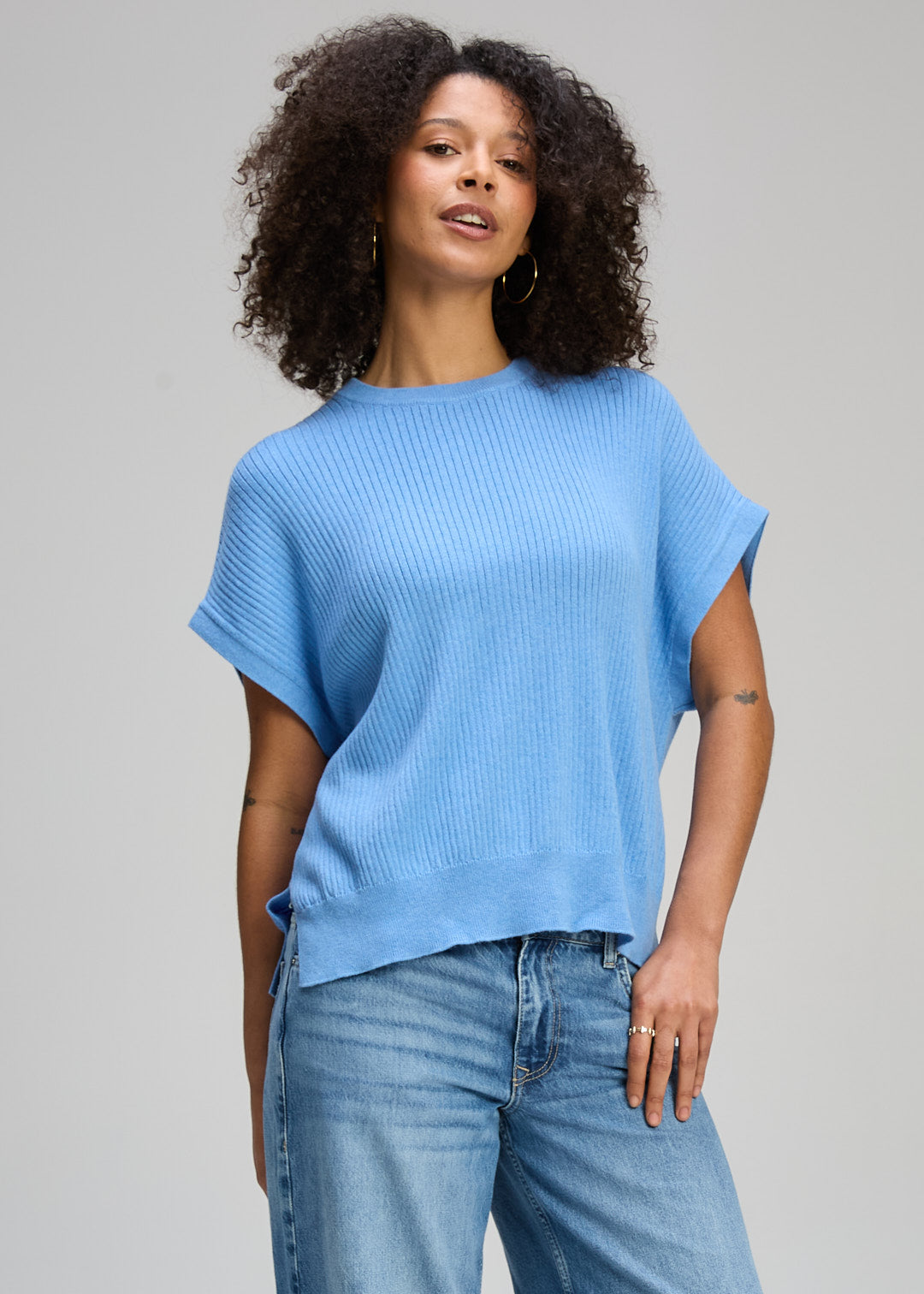 Sleeveless Crew Essential