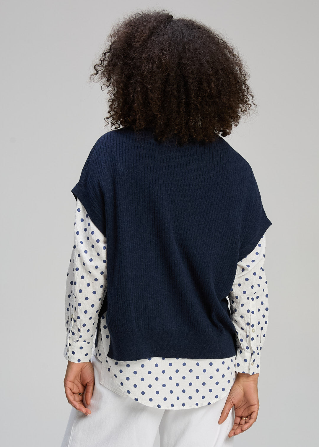 Sleeveless Crew Essential