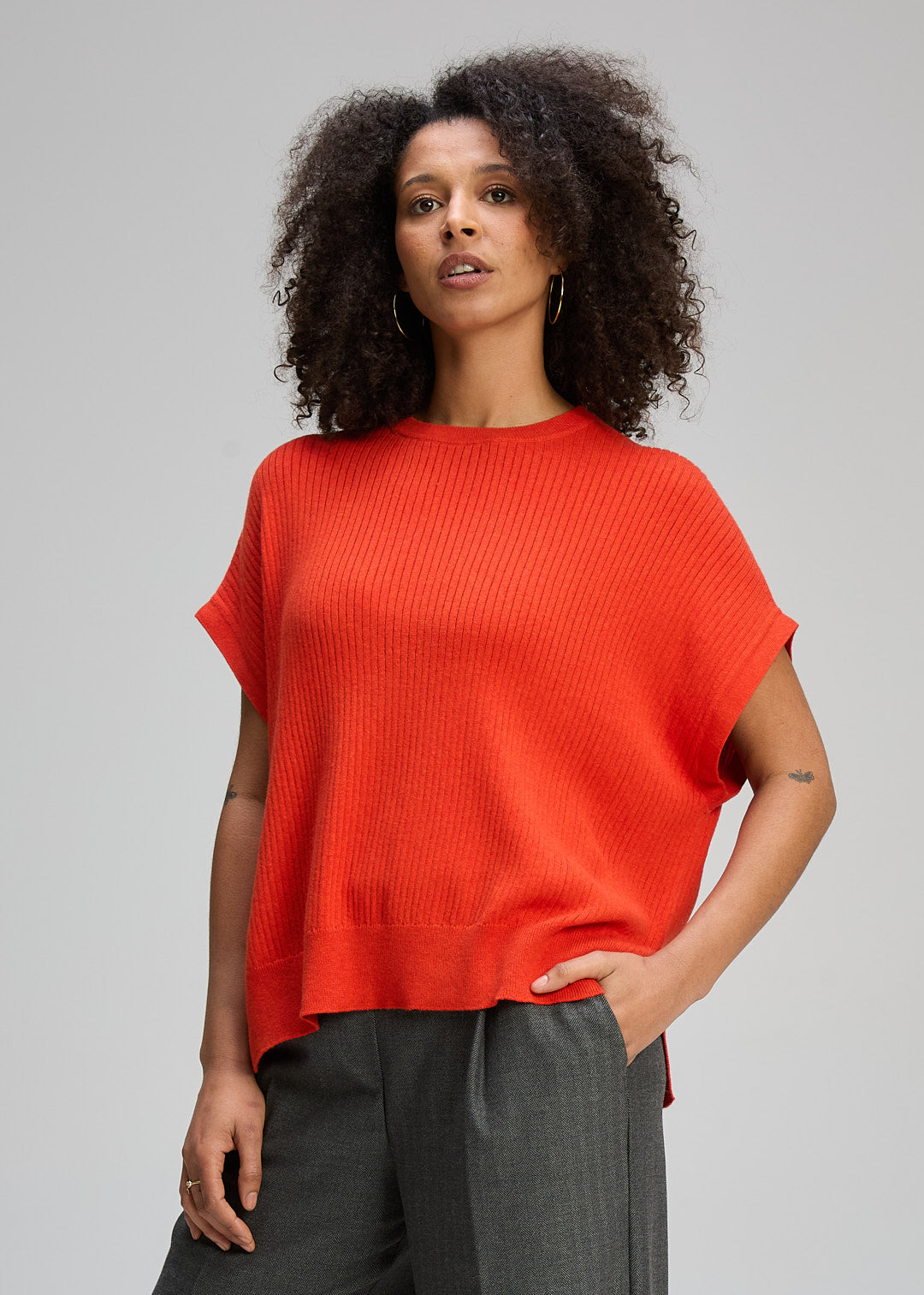 Sleeveless Crew Essential
