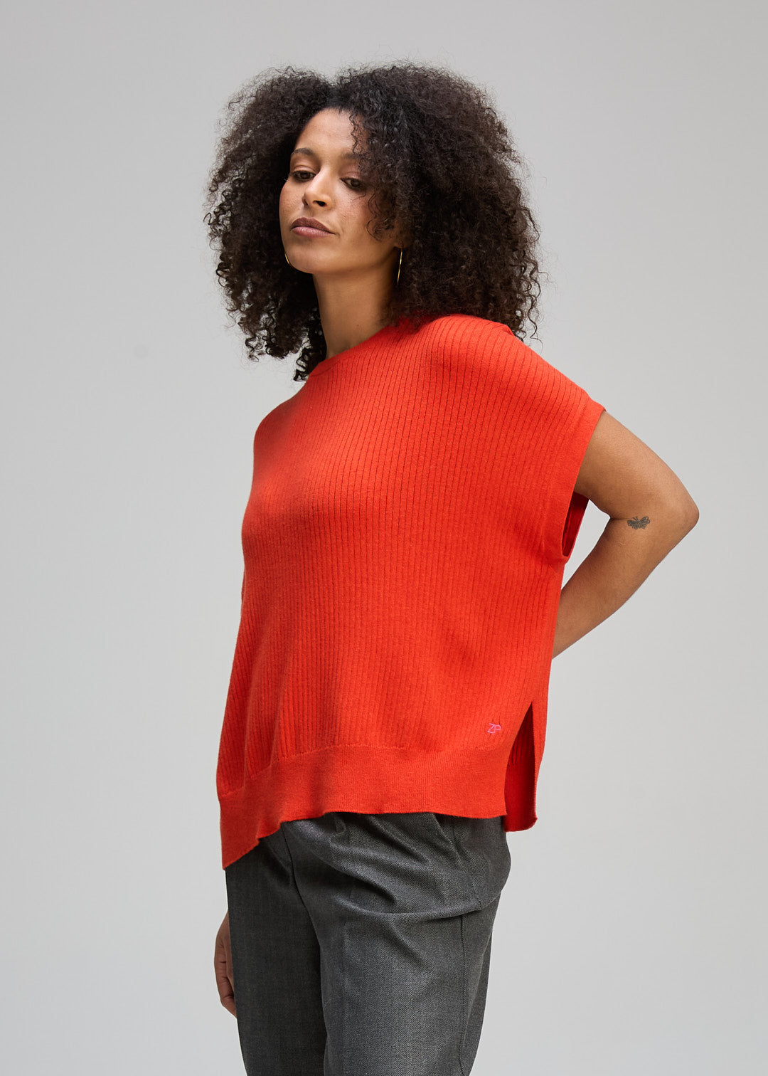 Sleeveless Crew Essential