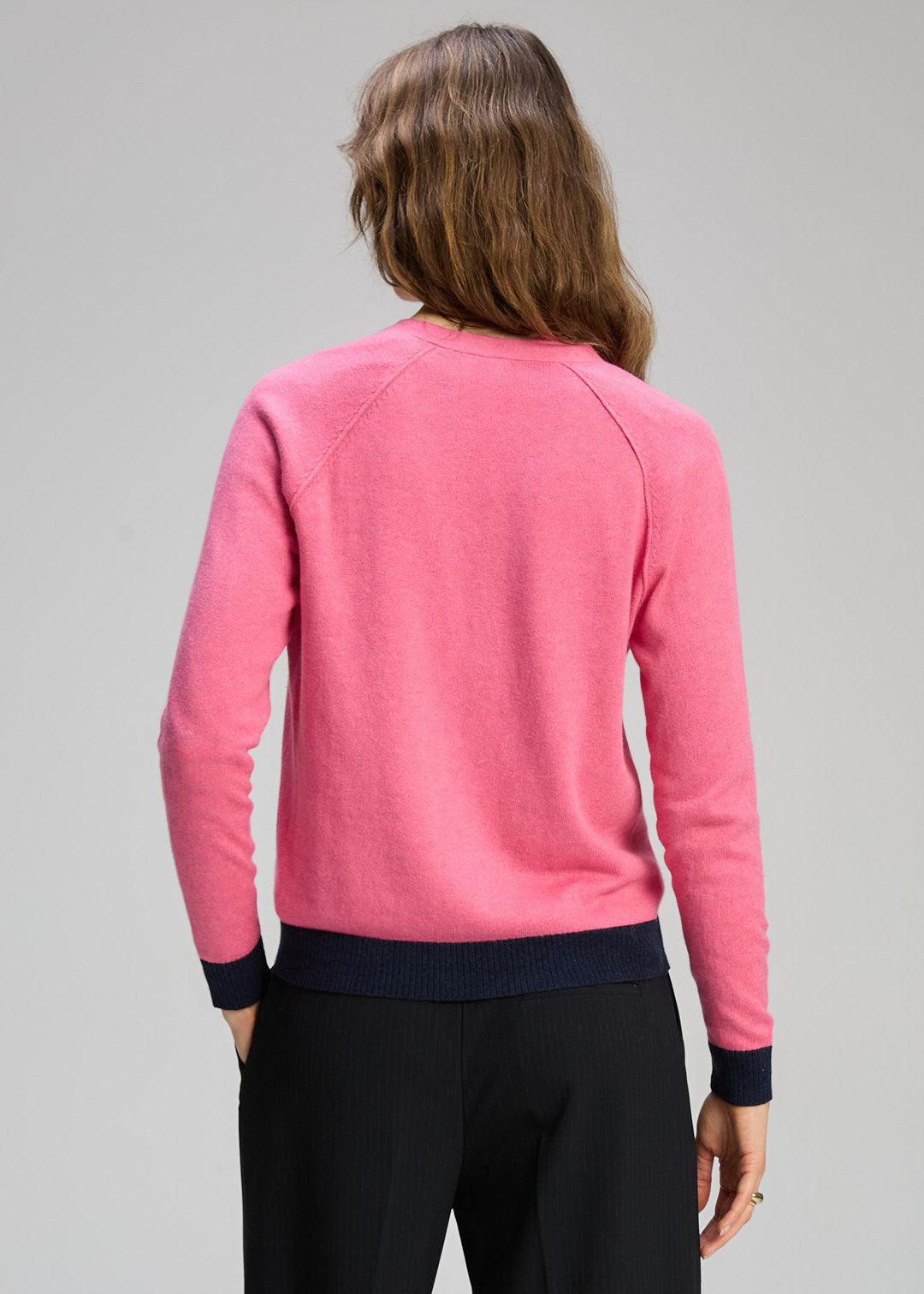 V Neck Cardi Essential