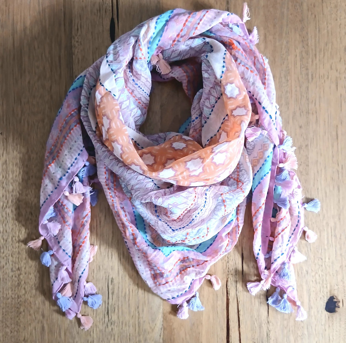 Scarf W Pompom