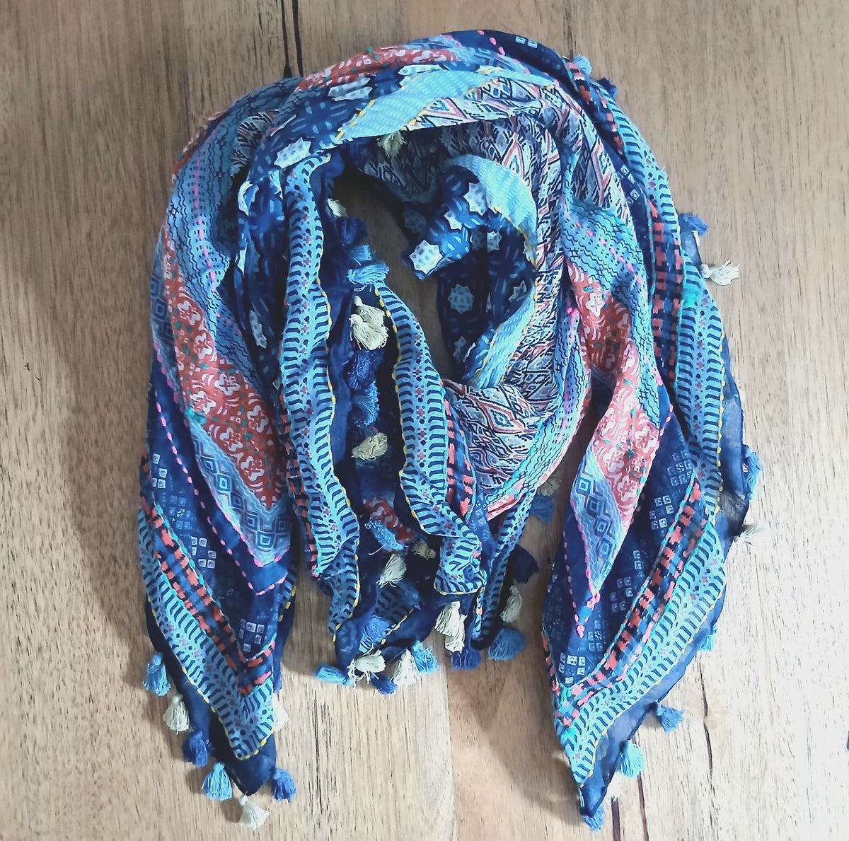 Scarf W Pompom
