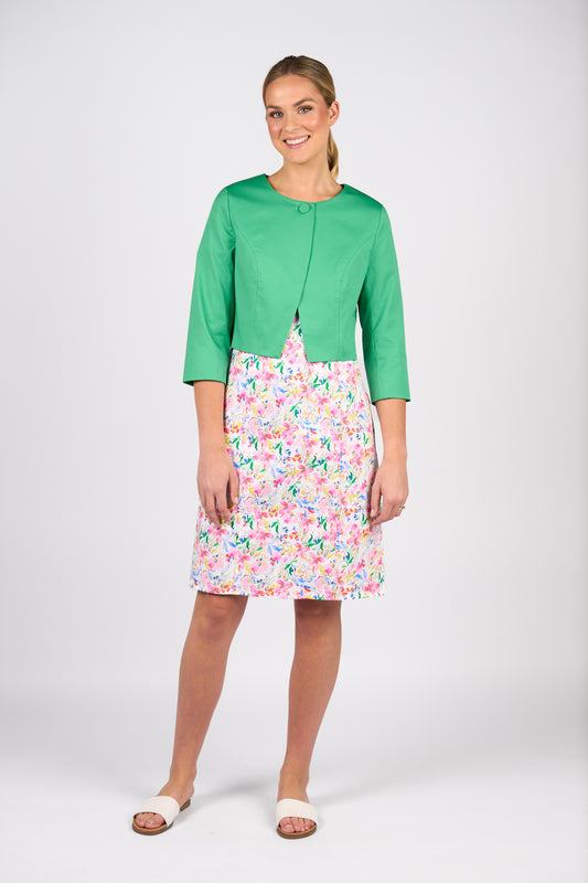 Cropped cotton blend jacket with a single button closure and three-quarter length sleeves