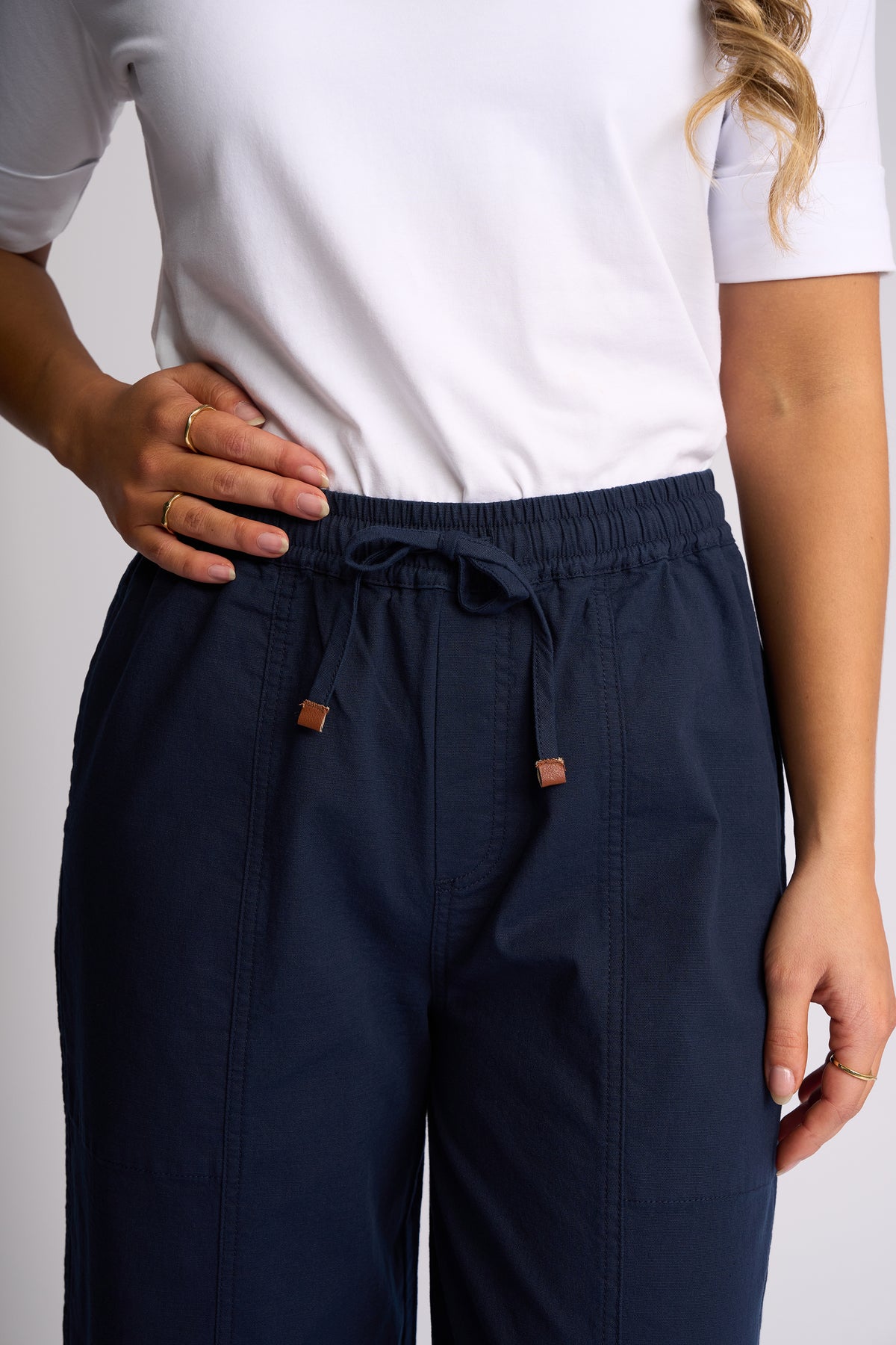 Dione Pant