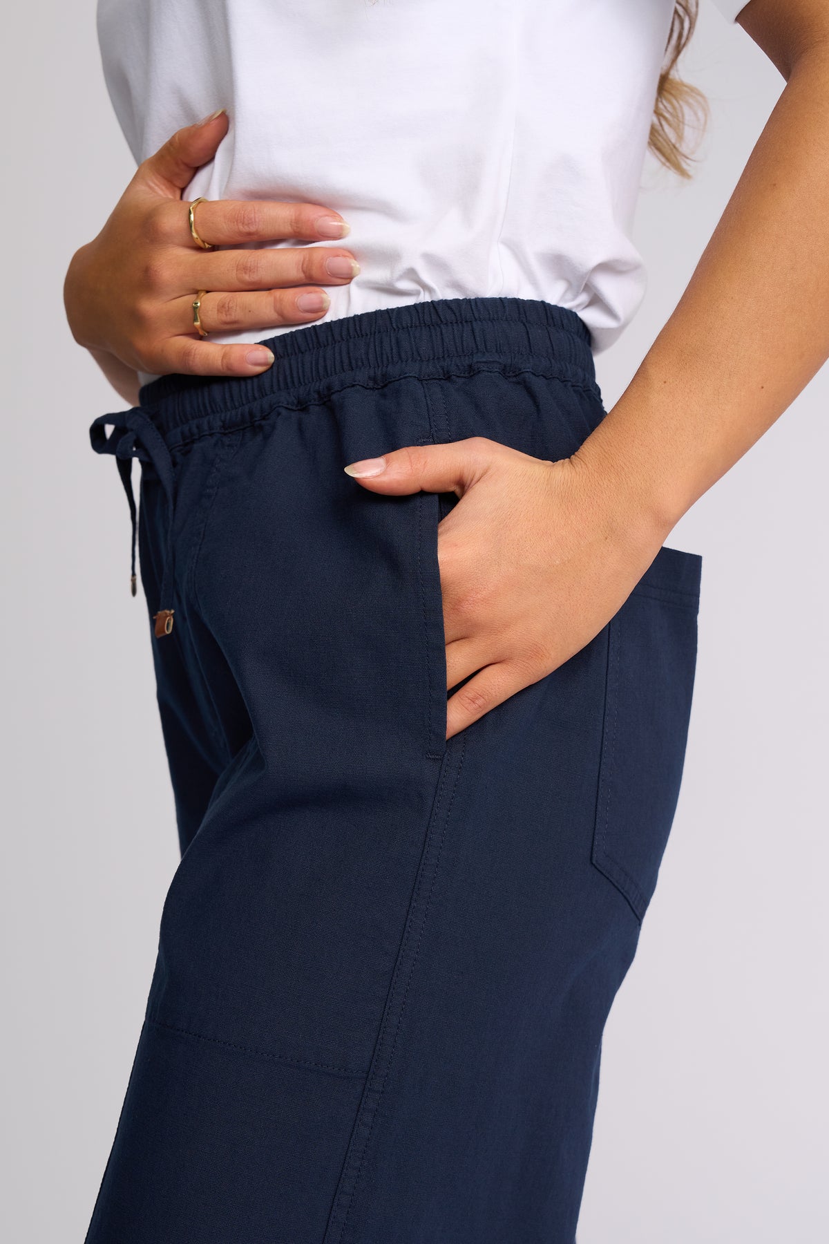 Dione Pant