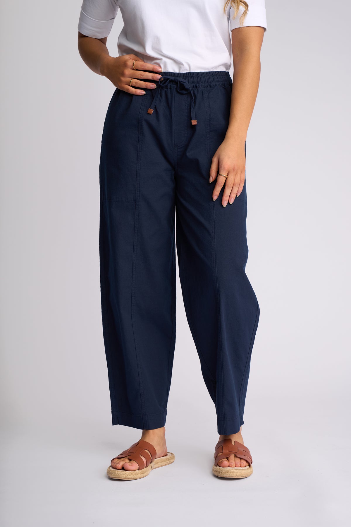 Dione Pant