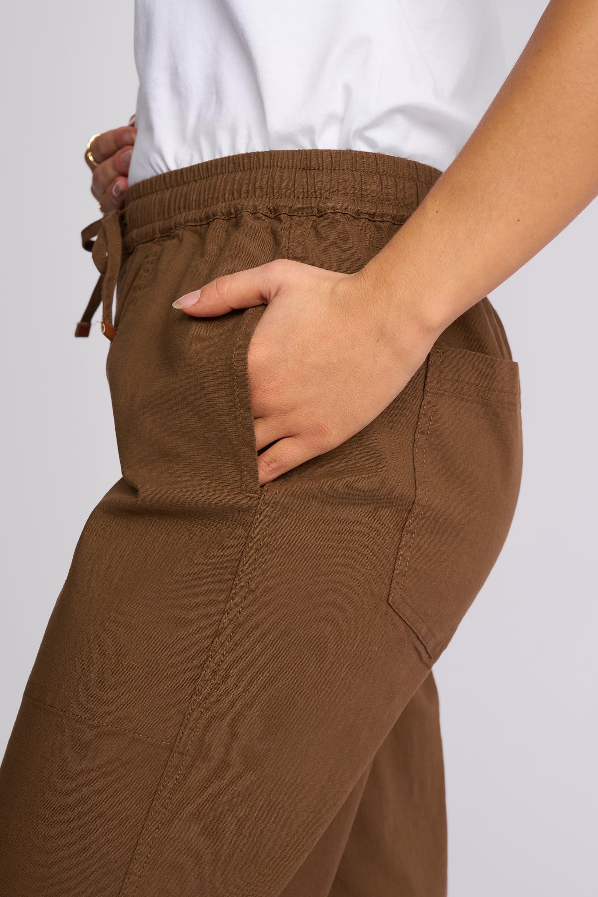 Dione Pant
