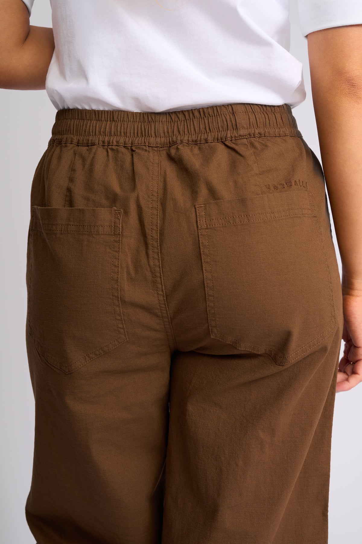 Dione Pant