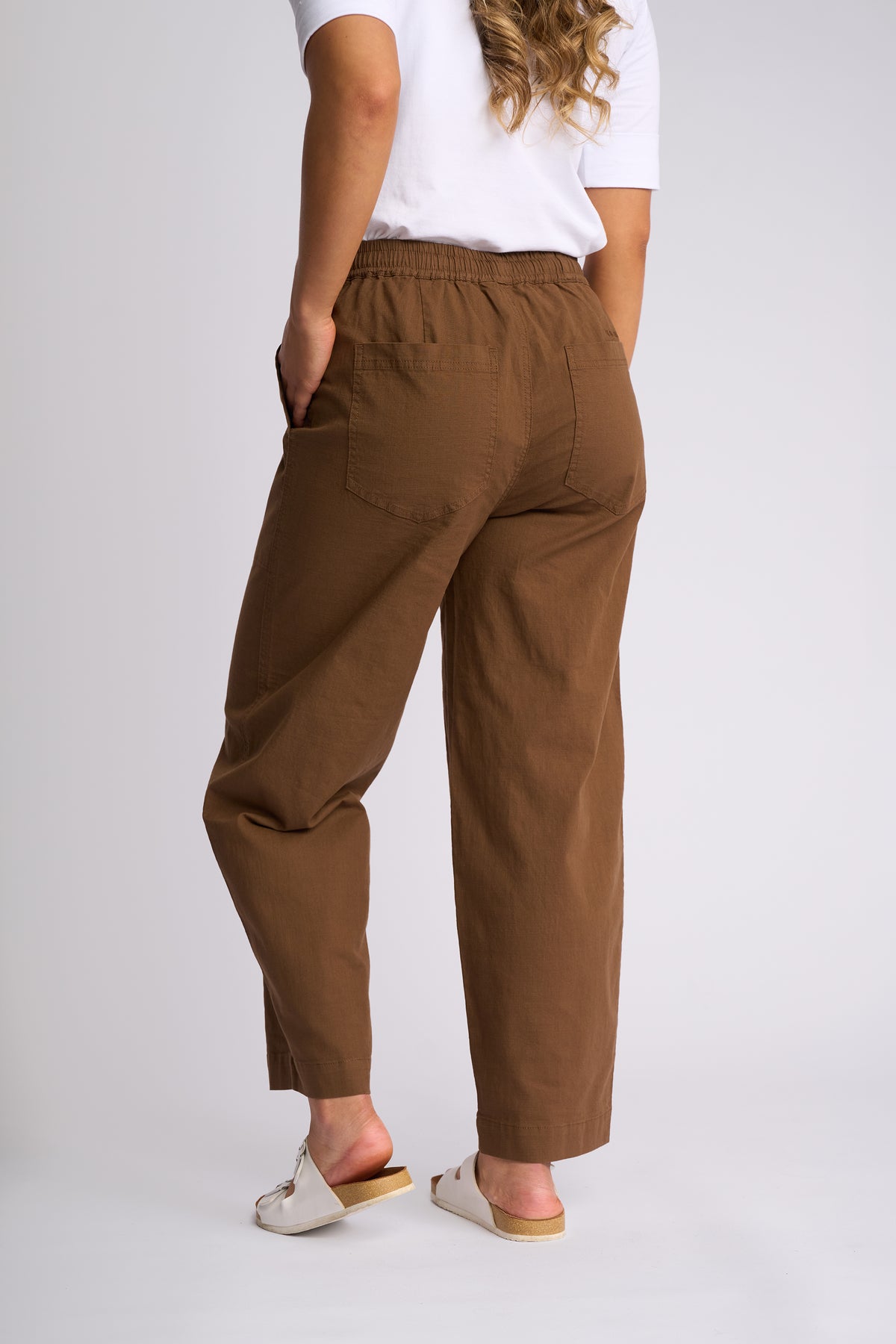 Dione Pant