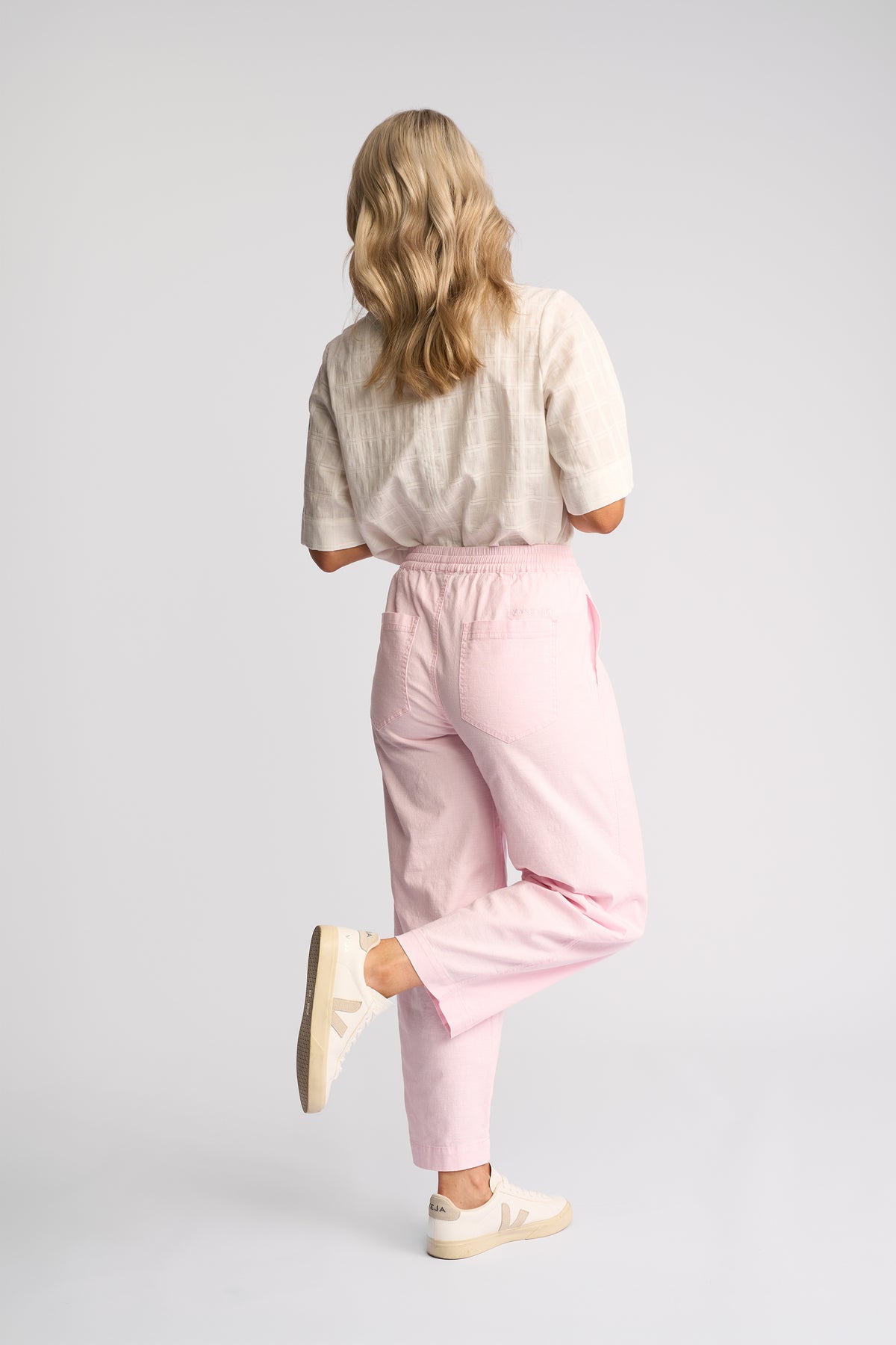 Dione Pant