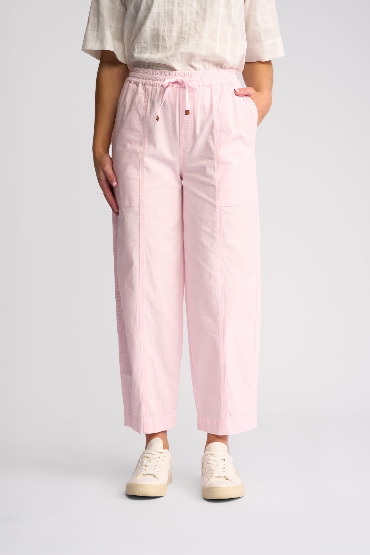 Dione Pant