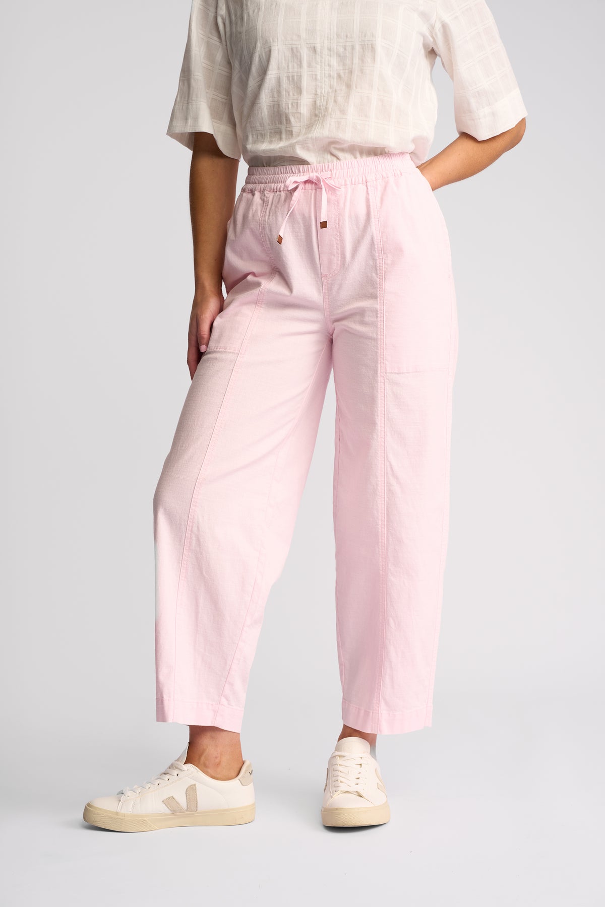 Dione Pant